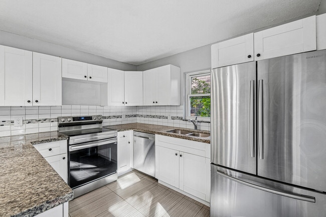 Building Photo - 7536 Courtyard Run E