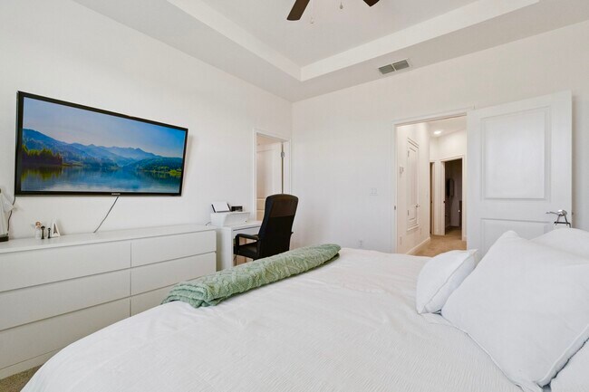 Building Photo - 4847 Cross Pr Pkwy