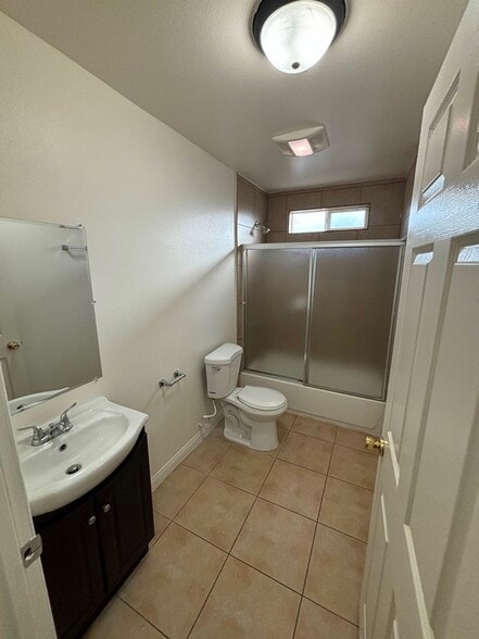 Building Photo - 214 E 97th St