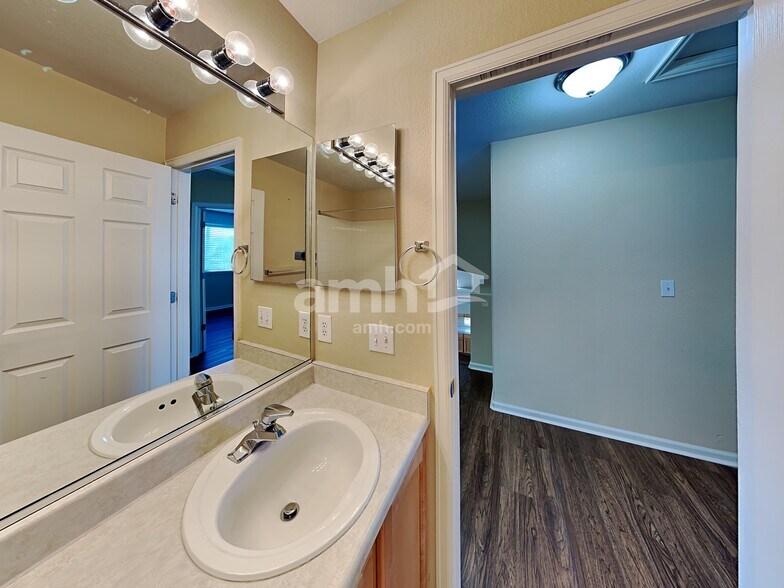 Building Photo - 20342 E 40th Pl