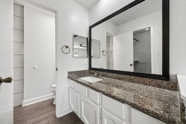 Building Photo - 6522 Brookgate Dr