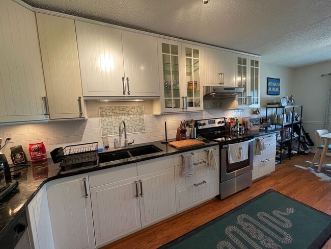 Building Photo - Lynnhaven Shores