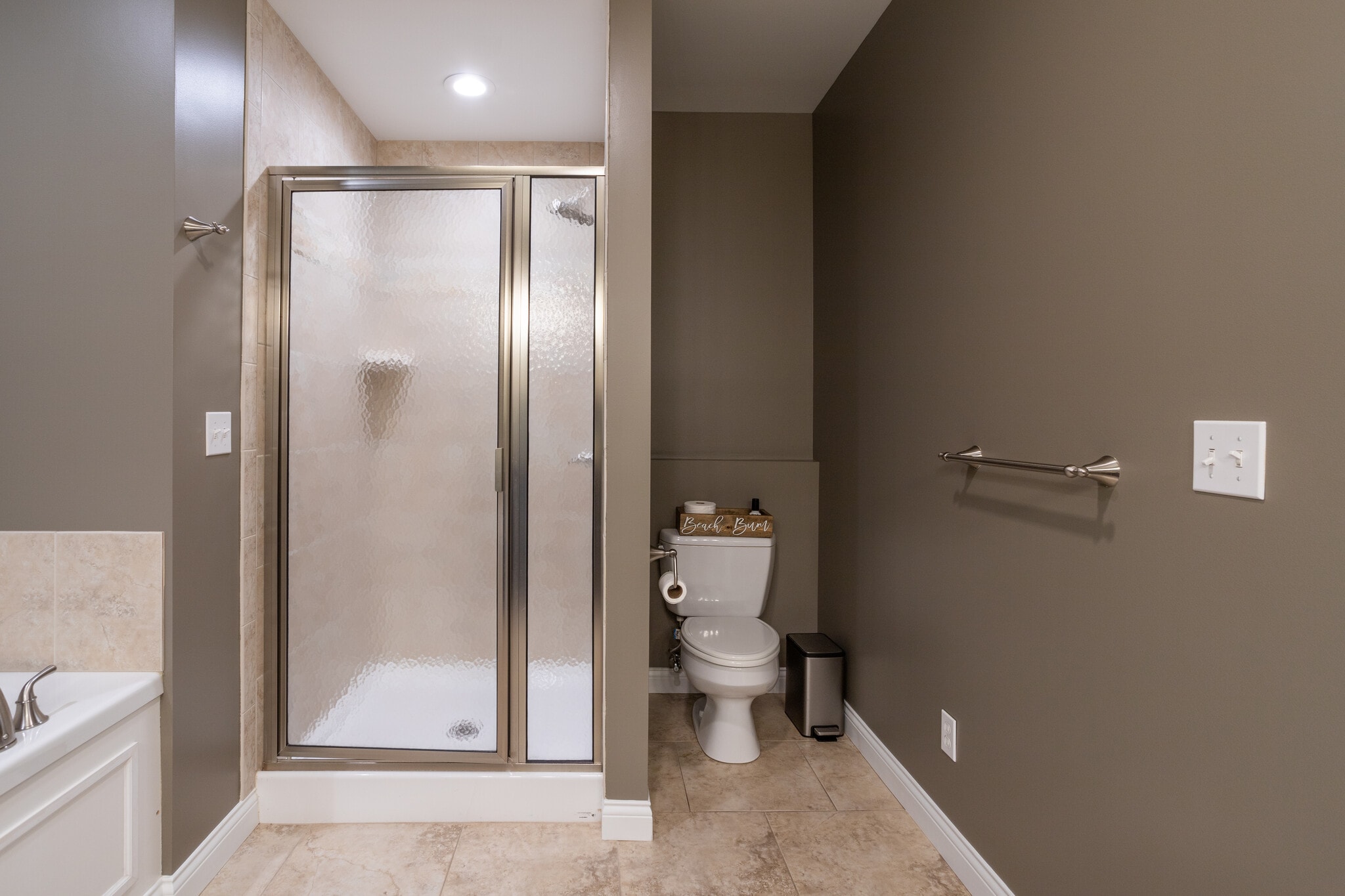 Primary Bath (Adjoining Primary Bedroom) - 1221 Broad St