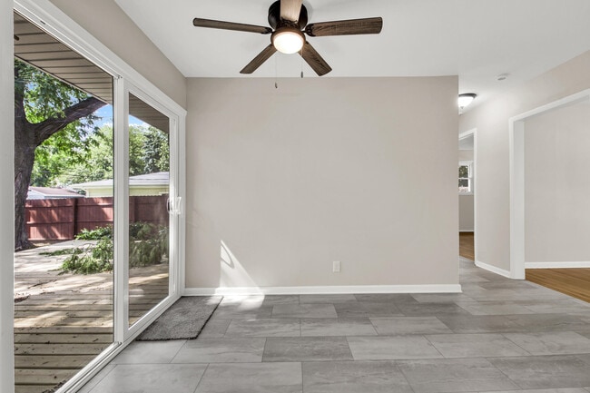 Building Photo - 834 Harding Ave