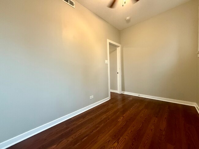 Building Photo - 3402 S Lituanica Ave