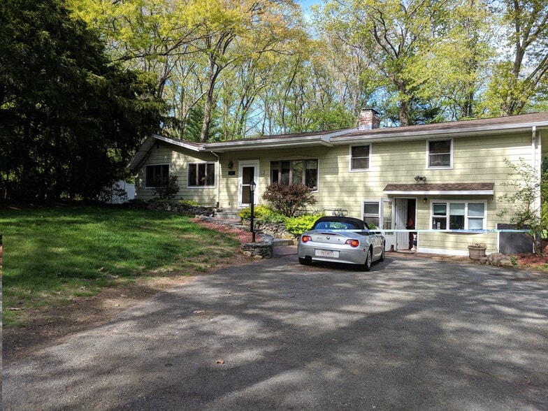 Building Photo - 83 Locust St