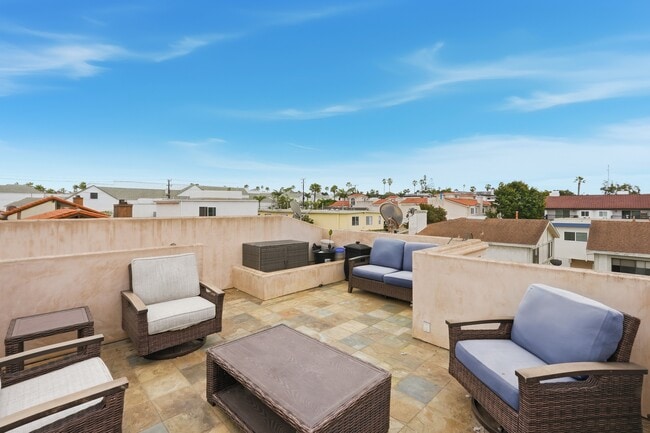 Building Photo - 424 N Broadway