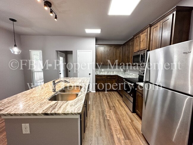 Building Photo - 431 Jannie St