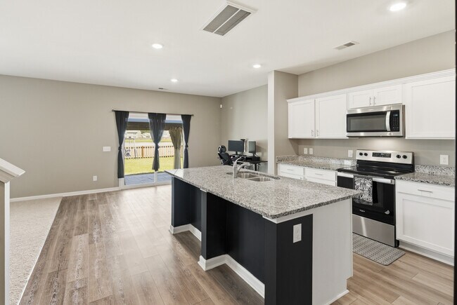 Building Photo - 326 Sedona Dr