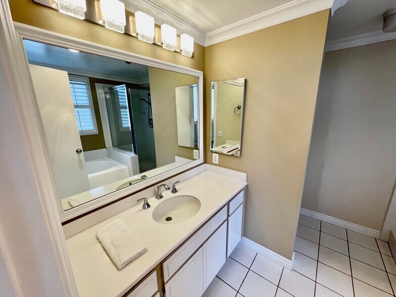 Building Photo - 120 The Village