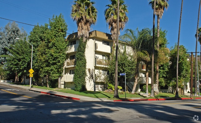 Building Photo - Sierra Vista