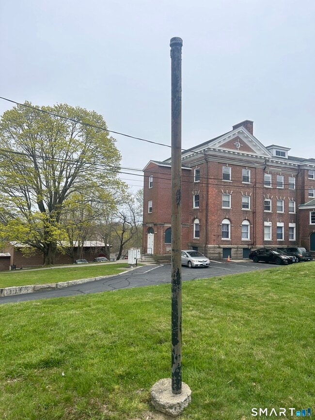 Building Photo - 156 Garfield Ave