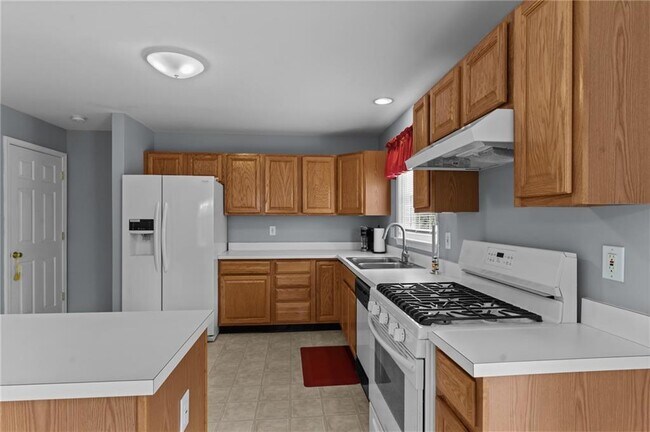 Building Photo - 4 Marshall Ln
