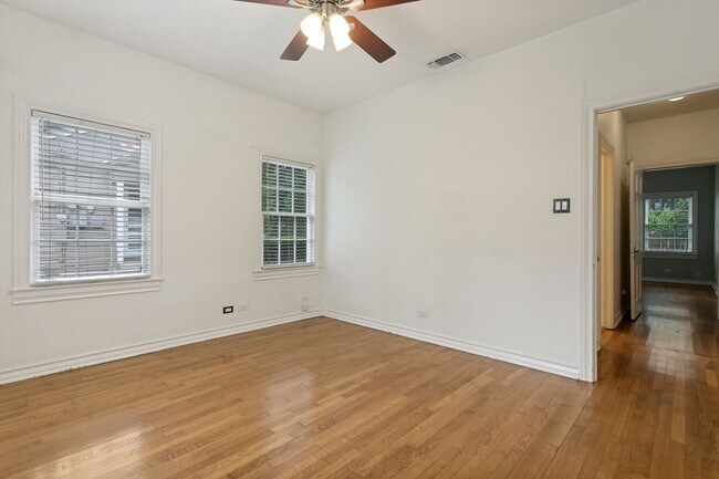 Building Photo - CHARMING ALAMO HEIGHTS COTTAGE