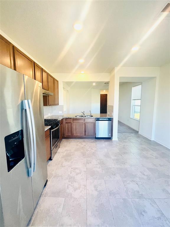 Building Photo - 25206 Sierra Mnr Ct