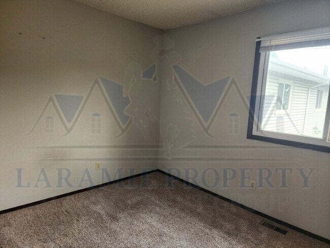 Building Photo - 871 N 8th St