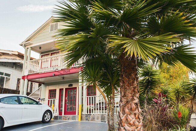EXTERIOR BUILDING - 1762 Vista Del Mar Ave