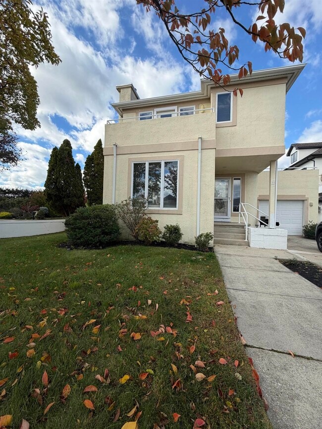 Primary Photo - 33 Seaside Ct