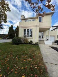 Building Photo - 33 Seaside Ct