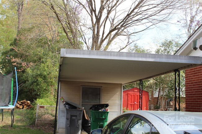 Building Photo - 5525 Amity Pl