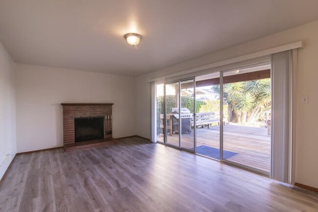 Building Photo - 1761 Kelly St