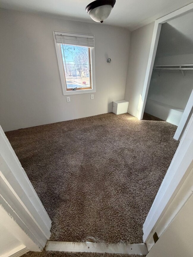 Building Photo - Charming 3-bed, 2-bath Single Family Home!