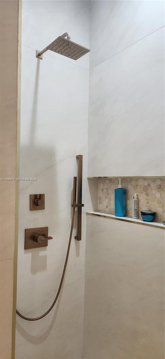 Building Photo - 3870 E Hibiscus St