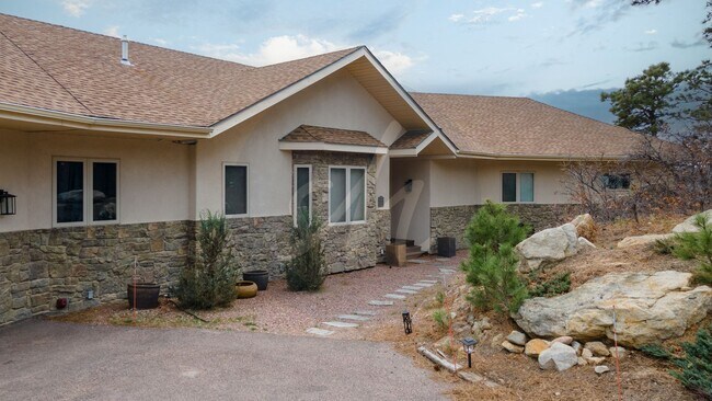 Building Photo - Million Dollar Views in Larkspur