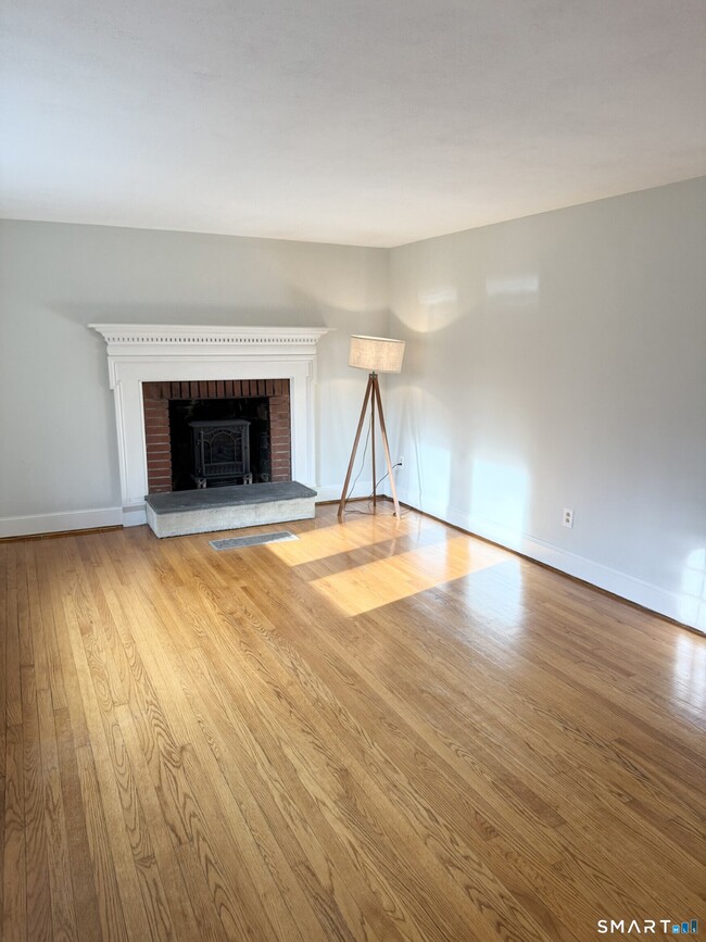 Building Photo - 44 Pine Hill Rd