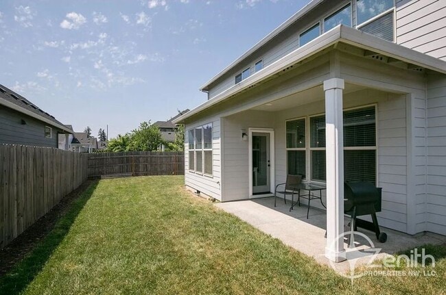 Building Photo - 12613 NE 105th Way
