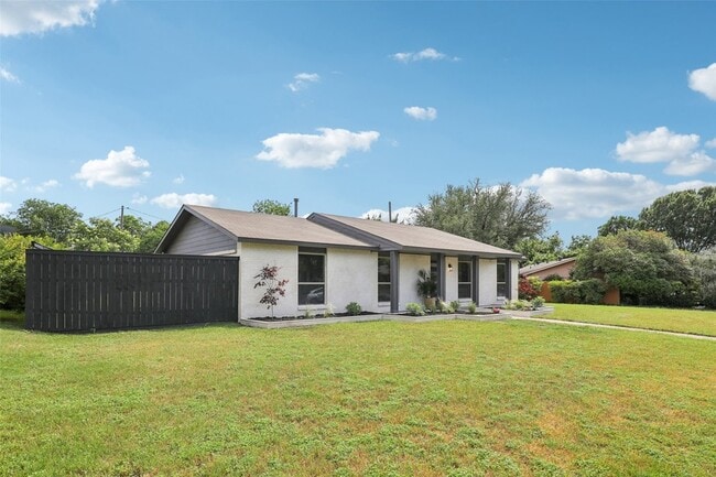Building Photo - 12540 High Meadow Dr