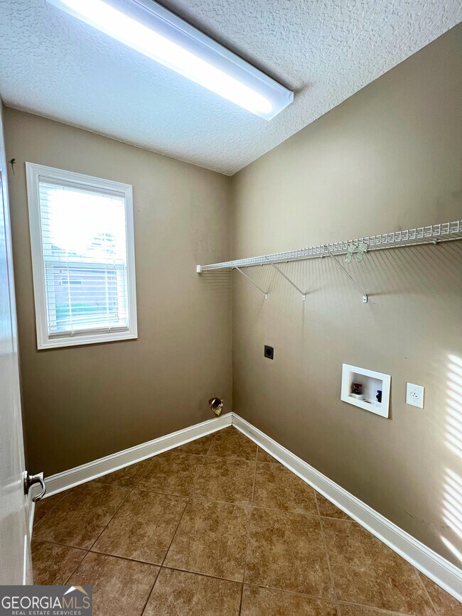 Building Photo - 582 Eagle Blvd