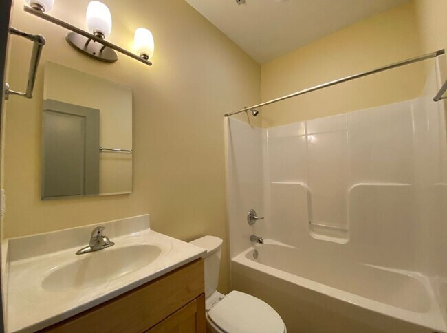 Building Photo - 235 W Dodds St