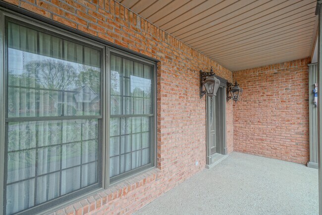 Building Photo - 107 Geers Ct