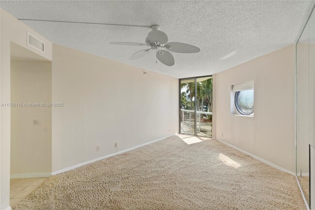 Building Photo - 3610 Yacht Club Dr