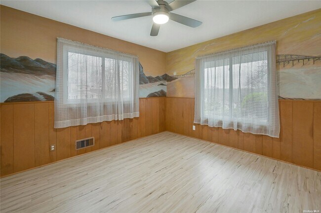 Building Photo - 28 Morewood Dr