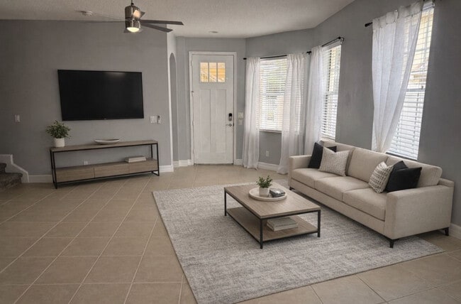 Building Photo - 531 Hedgewood Dr