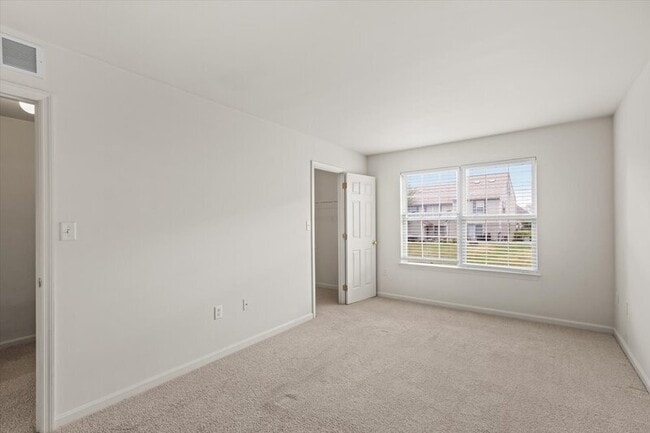 Building Photo - 11 Covington Ct