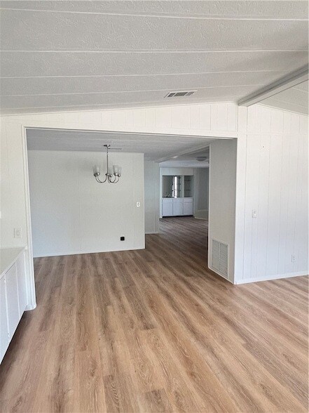 Building Photo - 812 Oleander Cir