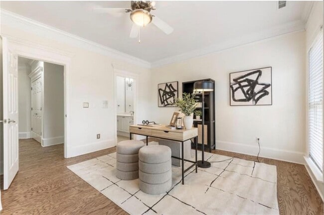 Building Photo - 802 Clifton Heights Ln NE