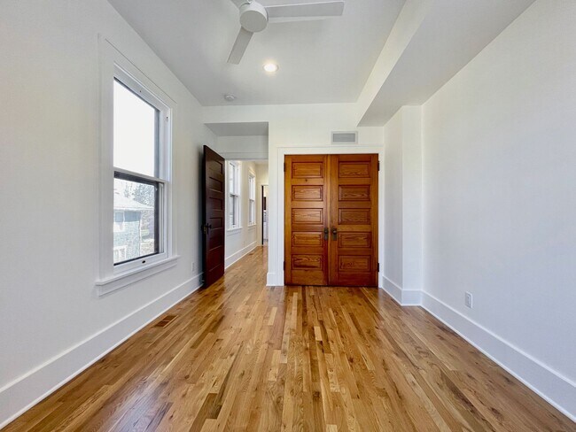 Building Photo - 237 Stuart Ave