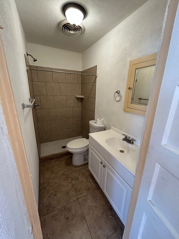 Building Photo - 433 E 23rd St