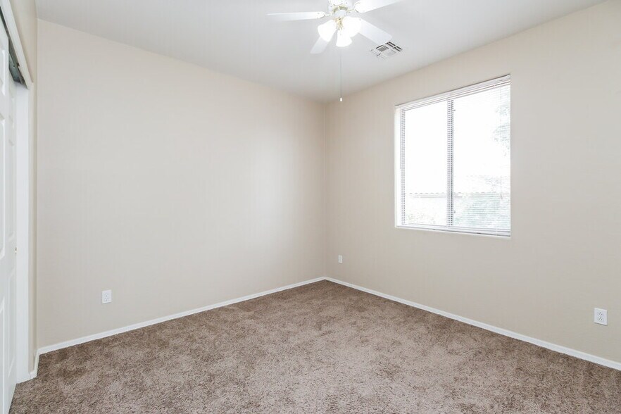 Building Photo - 1334 E Harrison St