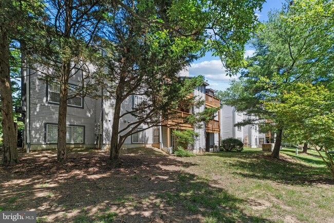 Building Photo - 6901 Victoria Dr