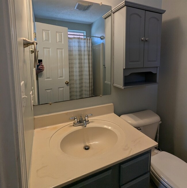 Building Photo - 8031 Resin Rd