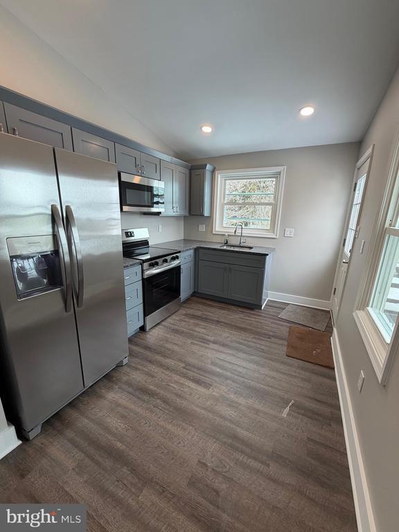 Building Photo - 41 W Reliance Rd