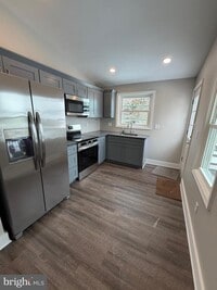 Building Photo - 41 W Reliance Rd