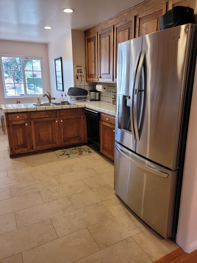 Building Photo - 6487 Hidden Creek Dr