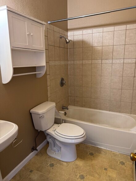 Building Photo - 1211 Lipan St