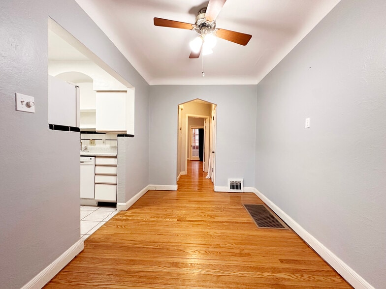 Building Photo - 5816 Mardel Ave